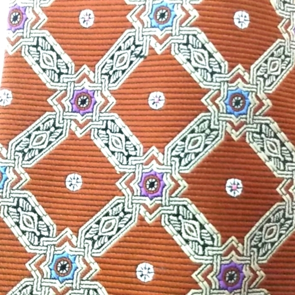 JOS. A. BANK SIGNATURE COLLECTION SILK NECK TIE - Picture 6 of 11